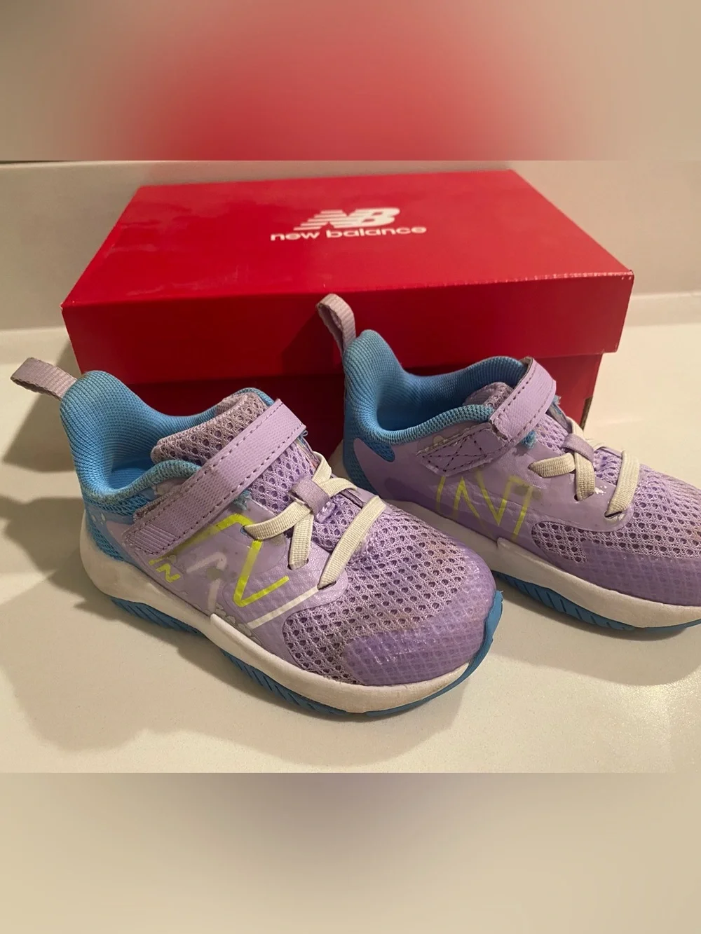 New Balance Kids Lavender and Blue Hook-and-Loop Sneakers